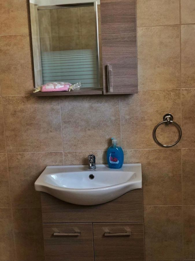 Blue Air Apartment 1Minute From Sea, 15 Min From The Airport Artemis City Center Exterior photo