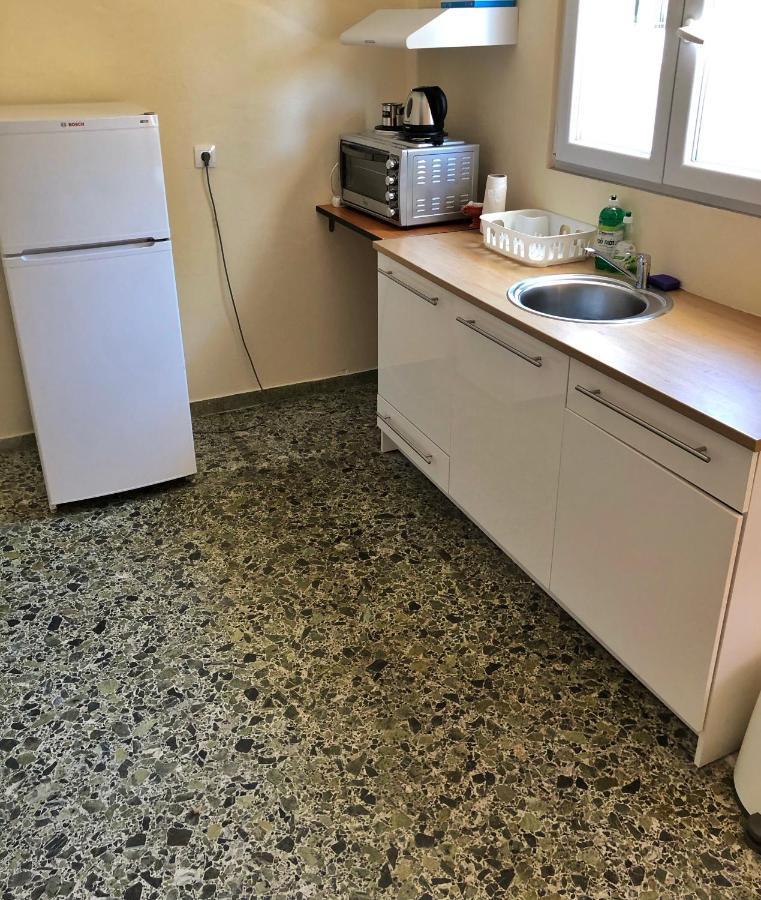 Blue Air Apartment 1Minute From Sea, 15 Min From The Airport Artemis City Center Exterior photo